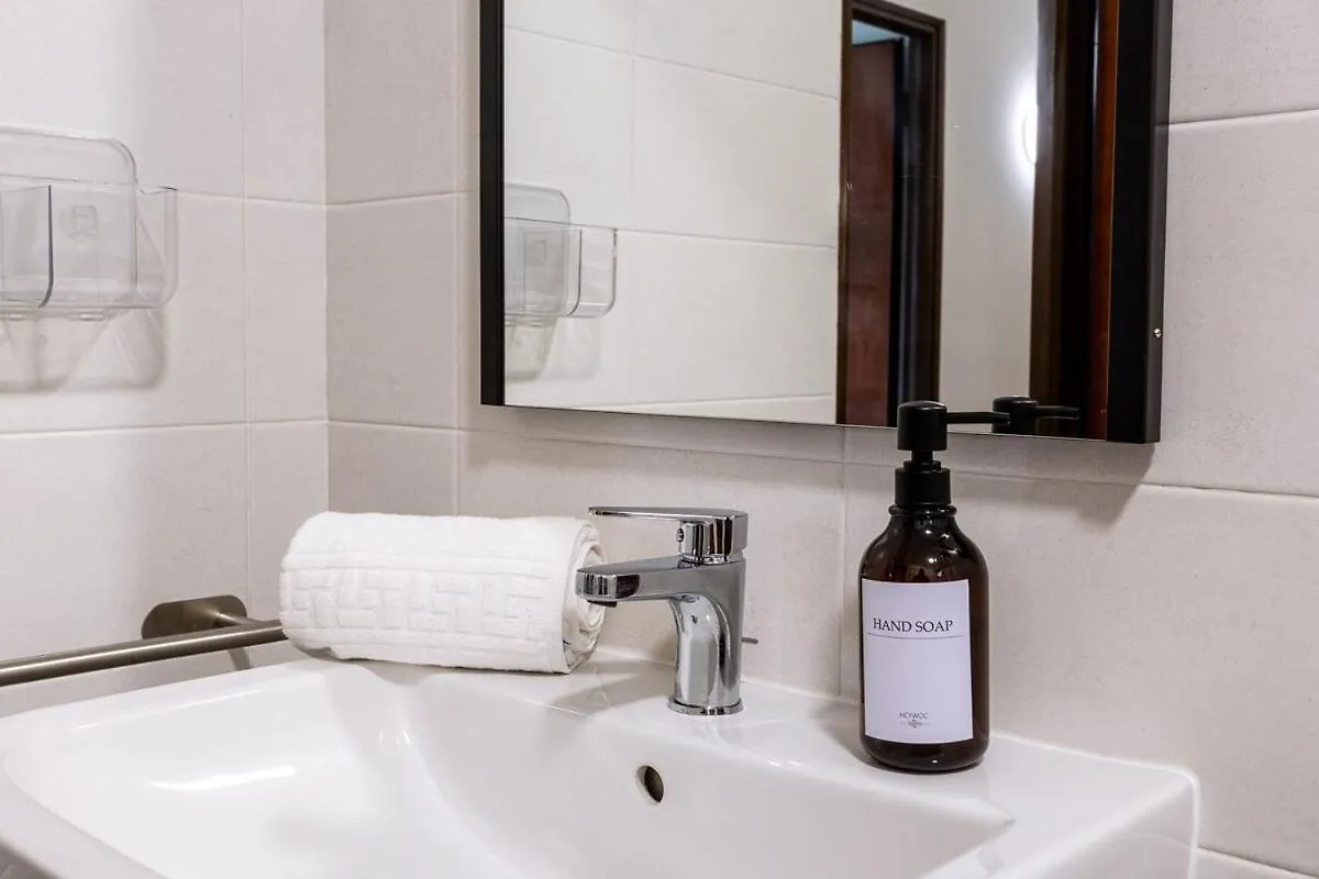 Residenza Al Campanile Lake & Mountain Free Parking Porto Ceresio 0*,